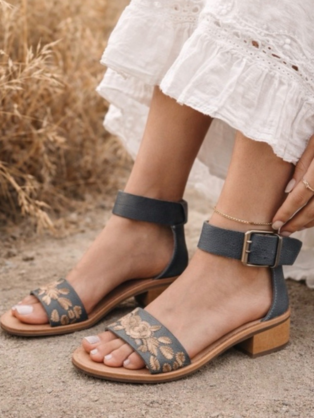 👡 Latigo Women’s Floral Embroidered Sandals in Denim Blue Leather Size 11